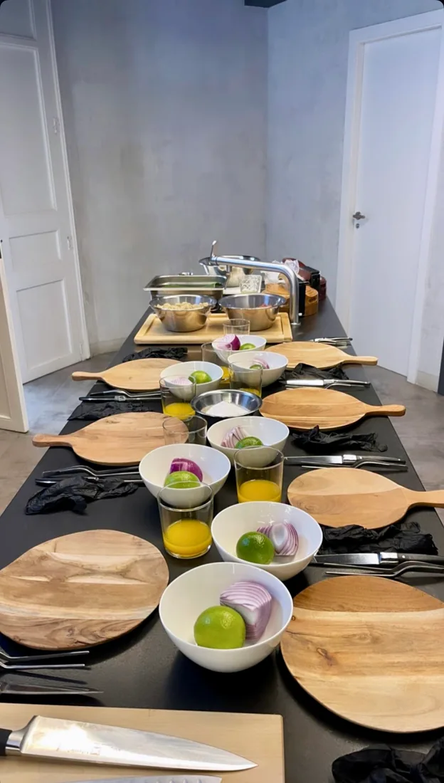 Atelier cuisine : planches et ingrédients découpés